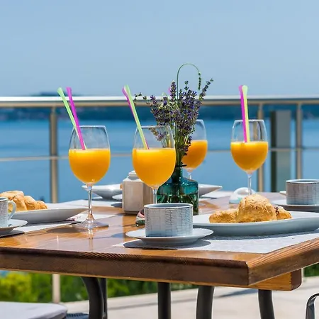 Apartman Sandito-double With Terrace And Sea View Mlini