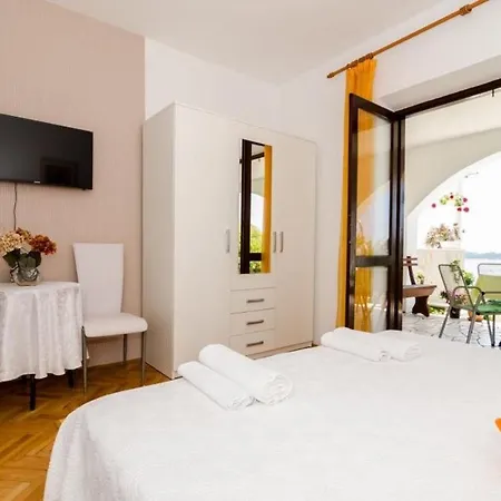 Apartman Sandito-double With Terrace And Sea View Mlini